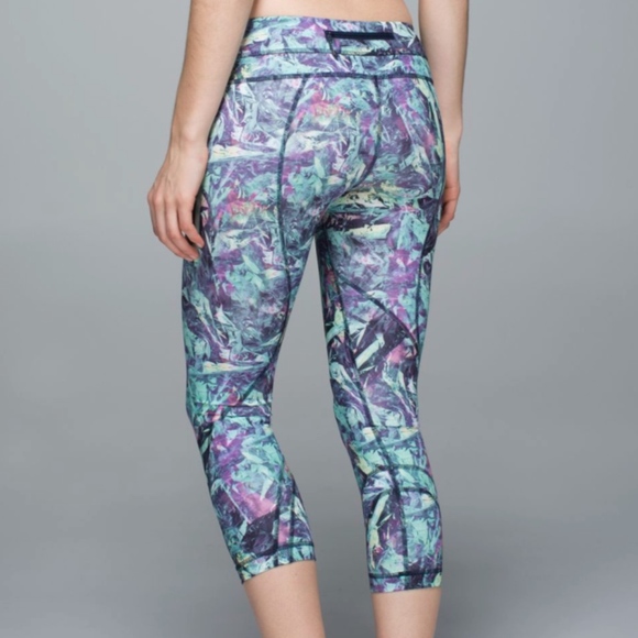 Lululemon Run: Inspire Crop II - Picture 2 of 6
